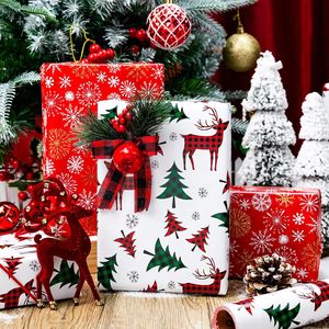 Rollo de papel de regalo navideño reversible de 17 pulgadas x 33 pies con diseño de renos y copos de nieve para regalos, manualidades y embalaje festivo - Product Image 4