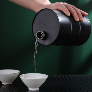 Thùng Chứa Dầu Mini Chất Lượng Cao 25OZ Thùng Đựng Đồ Uống Vui Nhộn Bằng Thép Không Gỉ Quà Tặng Bình Đựng Rượu Cầm Tay - Product Image 4