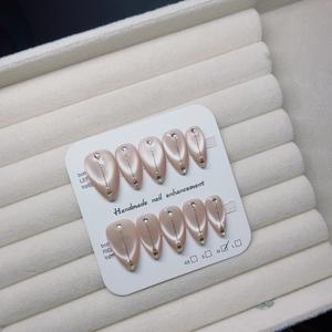 Хит продаж: Накладные ногти ручной работы с эффектом кошачьего глаза и стразами, форма «Миндаль», премиум-класс, для нанесения на пальцы - Product Image 2