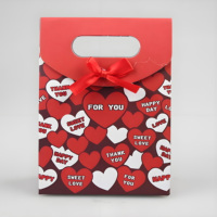 Sacs à provisions en papier de luxe personnalisés Sacs cadeaux pour magasins de détail pour chaussures et vêtements Sacs en papier avec poignées en ruban