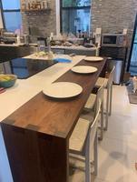 Comptoir de cuisine moderne en pierre de marbre avec évier Table de luxe en bois avec îlot de cuisine et armoire personnalisée