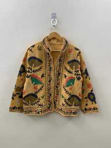 เสื้อแจ็คเก็ตซูซานีผ้าฝ้ายผสมสีเหลืองทำมือ ปักลายดอกไม้ สำหรับผู้หญิง - Product Image 1