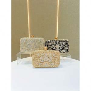 Kalp Şeklinde El Çantası, Kadınlar İçin Kristal Taşlı Abiye Çantası, Altın Kristal El Çantası - Product Image 2