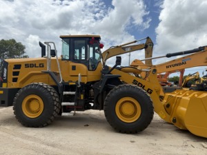 Chargeuse sur pneus SDLG 956L 2024 jaune, équipement de construction lourd d'occasion avec godet de 3 m et poids opérationnel de 18 tonnes - Product Image 4