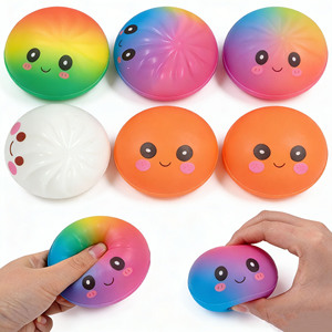 Balle anti-stress sensorielle extensible en forme de dessin animé mignon, en PU, écologique, pour le bureau, en forme de dumpling et de bao bun - Product Image 3