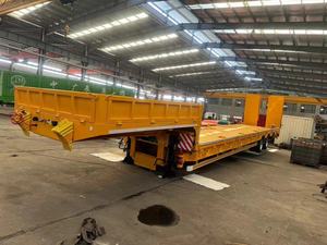 Ventas calientes Semirremolque amarillo de cama baja con <span class=keywords><strong>rampa</strong></span> para transporte de equipos pesados - Product Image 5