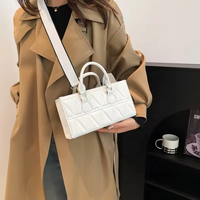 Nouveauté d'usine : Sacs à main mini matelassés à poignée pour femmes, sacs à bandoulière carrés pour femmes, moins chers