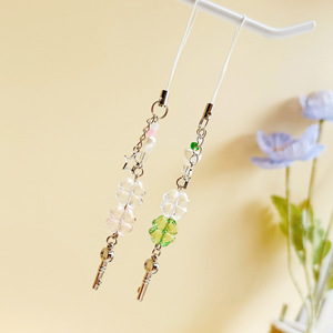 Nouveau porte-clés pendentif trèfle à quatre feuilles en acrylique, mignon et élégant, pour sacs, chaînes de téléphone, accessoires décoratifs - Product Image 4