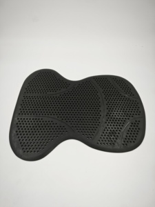 Tapis de selle sur mesure en gel de silicone antidérapant en peau de mouton, prévient les maux de dos chez les chevaux, tapis de selle noir en PP avec maille - Product Image 4