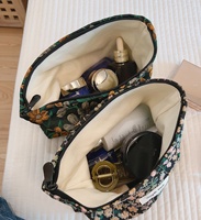 Tas Kosmetik Floral dengan Resleting Label Kustom Tas Makeup Perawatan Kulit Ukuran Kecil untuk Wanita