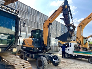 2024 100% Original Coréen Hyundai HW60 Mini-Excavatrice sur Pneus Hyundai 60 150 210 Excavatrice sur Pneus en Stock à Vendre - Product Image 4