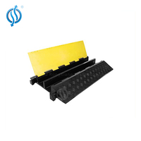 PVC caoutchouc polyuréthane piéton trafic véhicules fil garde ADA conforme fauteuil roulant accessible câble protecteur câble rampes