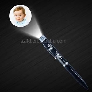 Bolígrafo Proyector LED con Logotipo Personalizado, Regalo <span class=keywords><strong>Promocional</strong></span> de <span class=keywords><strong>Empresa</strong></span>, <span class=keywords><strong>Regalos</strong></span> para Ferias Publicitarias, Gran Venta - Product Image 3