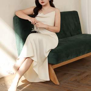 Elegante Vestido Midi de Satén con Corte en A, Escote Corazón, Dobladillo Asimétrico y Color Sólido para Mujer - Product Image 1