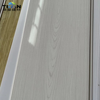 Panel de techo decorativo de madera de cielo falso Techos En Pvc Cielo Raso Tablilla Pvc Tabletas Pvc Satin Sky