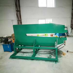 Machine à riveter <span class=keywords><strong>hydraulique</strong></span> de haute précision et stabilité pour la production de panneaux de signalisation routière - Product Image 1