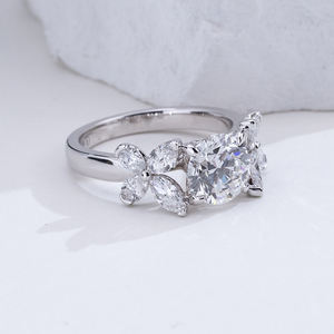 Anillo de diamantes cultivados en laboratorio de oro blanco de 18 quilates Messi Jewelry MSR-2022 para mujer - Product Image 3