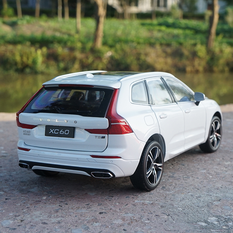 VOLVO XC60 Sport Edition 1:18 Alloy Full-drive Car Model Diecast