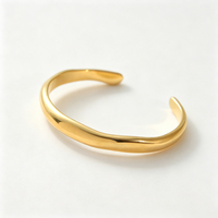 Bracelet jonc ouvert tendance en acier inoxydable, texture ondulée irrégulière, bijou minimaliste pour femme, idéal comme cadeau