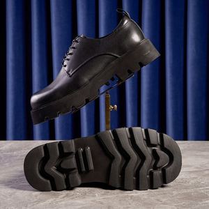 Chaussures Derby noires pour hommes - Basses, pour le travail et les déplacements, à bout carré, semelle épaisse, rehaussantes, légères, respirantes, antidérapantes, style britannique décontracté - Product Image 4