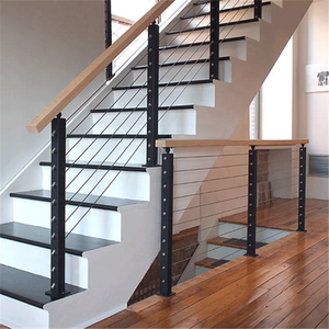 Ringhiera in Vetro per Balcone Chiuso con Cavo Metallico, Balaustra Nera con Corrimano in Legno - Product Image 3