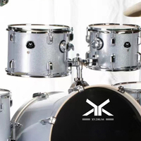 Batterie de percussions professionnelle multifonction en PVC blanc argenté personnalisable avec chambre en bois d'aulne et logo sur mesure