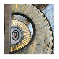 Offre Spéciale : Escalier en marbre blanc de Carrare poli, durable et moderne, à bord arrondi, par First Stone, pour usage intérieur/extérieur