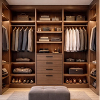 Armoire de chambre AIGE contemporaine personnalisée en mélamine et bois massif avec portes vitrées, design gain de place pour appartement et usage domestique