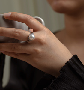 Prachtig Ontworpen Pt 950 Wit Goud Parel Ring Voor Vrouwen Met Natuur Diamant Accenten Zuidzee Witte Parel Sieraden - Product Image 5