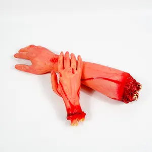 Mainan kaki palsu Halloween realistis berdarah kaki Zombie darah untuk dekorasi properti pesta
