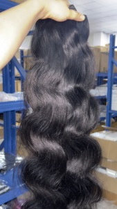 Livraison rapide aux États-Unis, Fournisseur de cheveux bouclés birmans, Cheveux vietnamiens bruts, Cheveux vierges non traités, Fournisseurs de cheveux bouclés crépus birmans, Ondulés naturels - Product Image 1