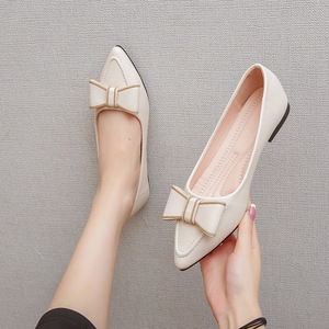 High Quality 33-43 Large Size Ladies <b>Pointed</b>-toe Ballet Flats <b>Light</b> Weight Breathable Microfiber Upper Soft-soled White Black - Product Image 4