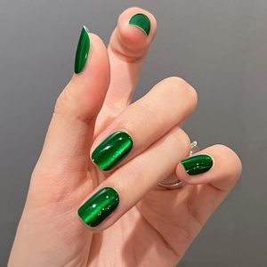 Prensa verde en las <span class=keywords><strong>uñas</strong></span> <span class=keywords><strong>Uñas</strong></span> cuadradas <span class=keywords><strong>cortas</strong></span> para gelatina de ojo de gato Brillo verde oscuro Uña magnética reutilizable - Product Image 4