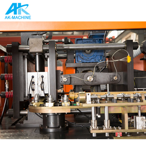 Machine de soufflage par étirage entièrement automatique pour bouteilles PET, équipement de soufflage de bouteilles pour l'industrie des boissons - Product Image 6