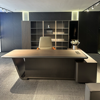 Bureau de direction moderne en bois, mobilier de bureau, bureau administratif, bureau du PDG