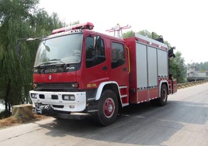 <span class=keywords><strong>Camion</strong></span> combiné de sauvetage et de lutte contre les incendies de couleur rouge avec système avancé de suppression des incendies pour la lutte contre les incendies urbains - Product Image 4