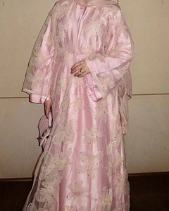 usine de vêtements OEM/ODM One Station Servise Dubai Maldives Style ouvert impression numérique femmes Abaya avec foulard - Product Image 2