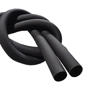 Tubo isolante moderno in schiuma di gomma a celle chiuse ecologico con barriera antincendio e antiumidità per tubi idraulici e HVAC - Product Image 2