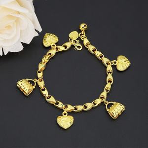 JXX Venta al por Mayor de Pulseras de Moda para Mujer con Dijes de Corazón en Latón Chapado en Oro en Varios Estilos - Product Image 3