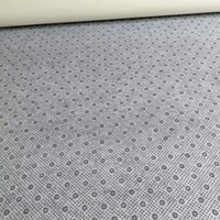 Tissu non tissé de haute qualité à points de 1 à 5 mm : Tissu en polyester aiguilleté anti-humidité et antidérapant avec revêtement à points
