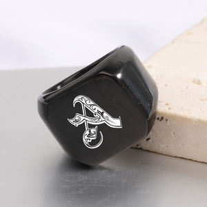 Venta al por Mayor de Anillos de Acero Inoxidable con Iniciales en Inglés, Estilo 26 Letras, para Hombre, Retro <span class=keywords><strong>Punk</strong></span> Cuadrado de 18MM, Negro, Estilo <span class=keywords><strong>Rock</strong></span> - Product Image 6