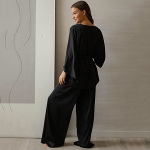 <span class=keywords><strong>Pigiama</strong></span> in <span class=keywords><strong>Seta</strong></span> di Gelso 100% per Donna, Grado 6A 22 Momme, Set con Vestaglia a Maniche Lunghe, Abbigliamento da Notte Sostenibile e Organico, Regalo per Sposa - Product Image 2