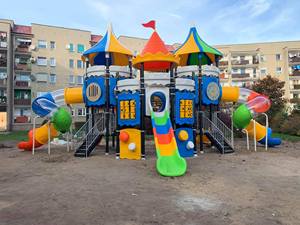 Équipement de terrain de jeu extérieur en plastique sur le thème de la nature pour parcs, communautés et écoles maternelles, certifié ASTM F1487, membre IPEMA - Product Image 4
