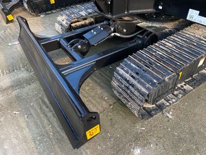 Excavatrice sur chenilles hydraulique Sany SY55C d'occasion en bon état, marque chinoise, 5,5 tonnes, moteur et pompe inclus, stabilité hydraulique - Product Image 3