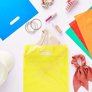 Emballage de boutique personnalisé Sac de transport réutilisable Sacs à provisions en plastique à poignée découpée avec logos - Product Image 6