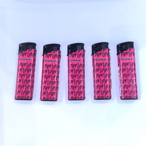 Briquet électrique USB design polyvalent rechargeable en métal et plastique pour fumer les cigares, le camping et l'éclairage des bougies - Product Image 3
