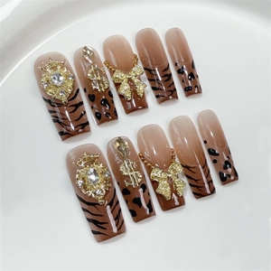 Faux ongles longs carrés rouge bordeaux, motif Croix de la <span class=keywords><strong>Vierge</strong></span> Marie, style rétro, luxe léger, couvrance totale en PMMA - Product Image 3