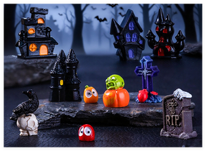 Personnages de dessins animés résine Halloween trucs château sanglant-croix corbeau mal citrouille pierre tombale noir Micro <span class=keywords><strong>Figurine</strong></span> jouets 3D ornements - Product Image 6