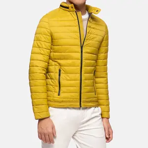 Chaqueta acolchada de color amarillo ligera para hombre