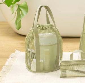 Sac de plage pliable ultra-léger en maille ajourée avec cordon de serrage et poche - Product Image 2